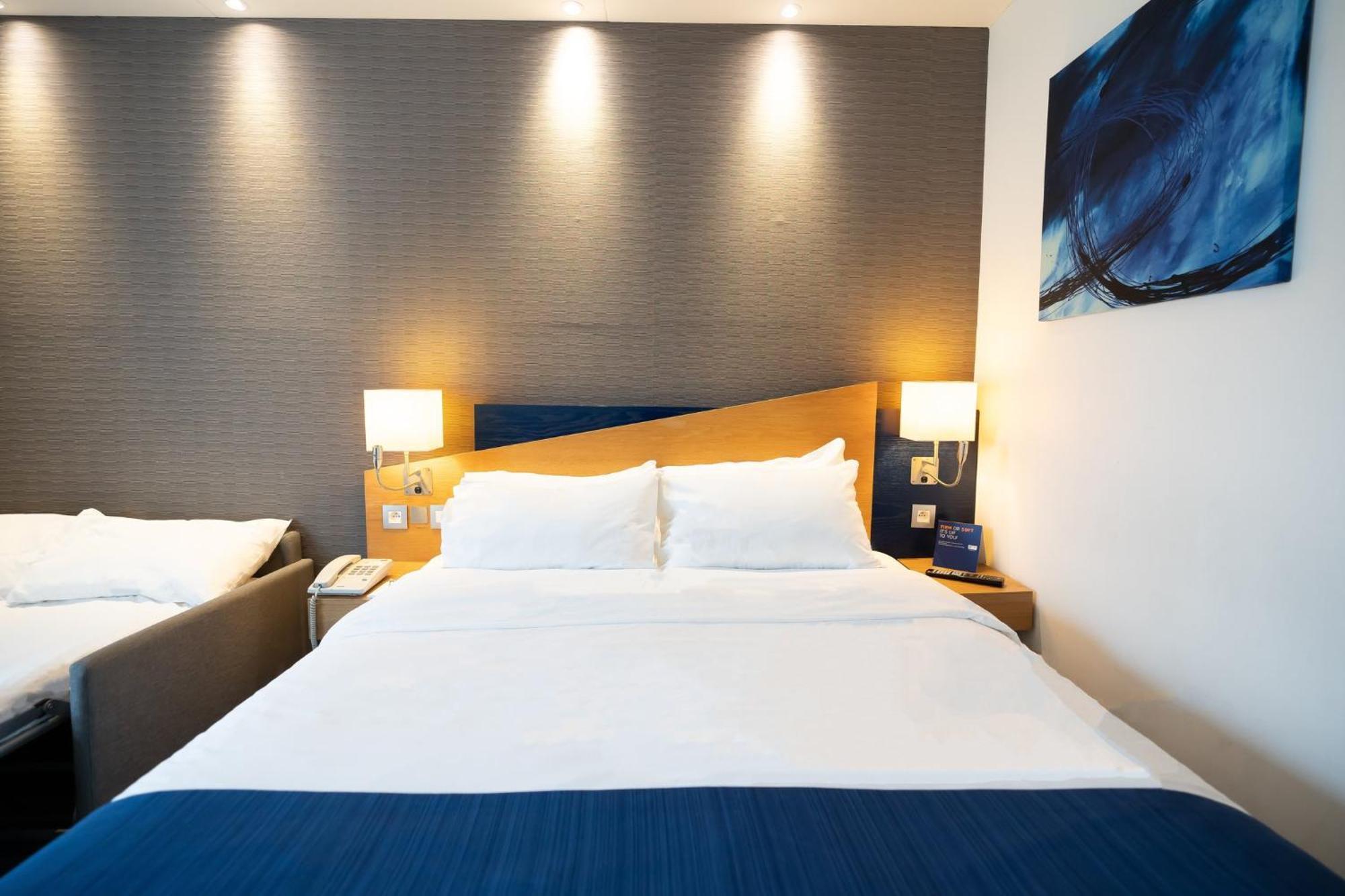 Holiday Inn Express Hasselt, An Ihg Hotel Экстерьер фото