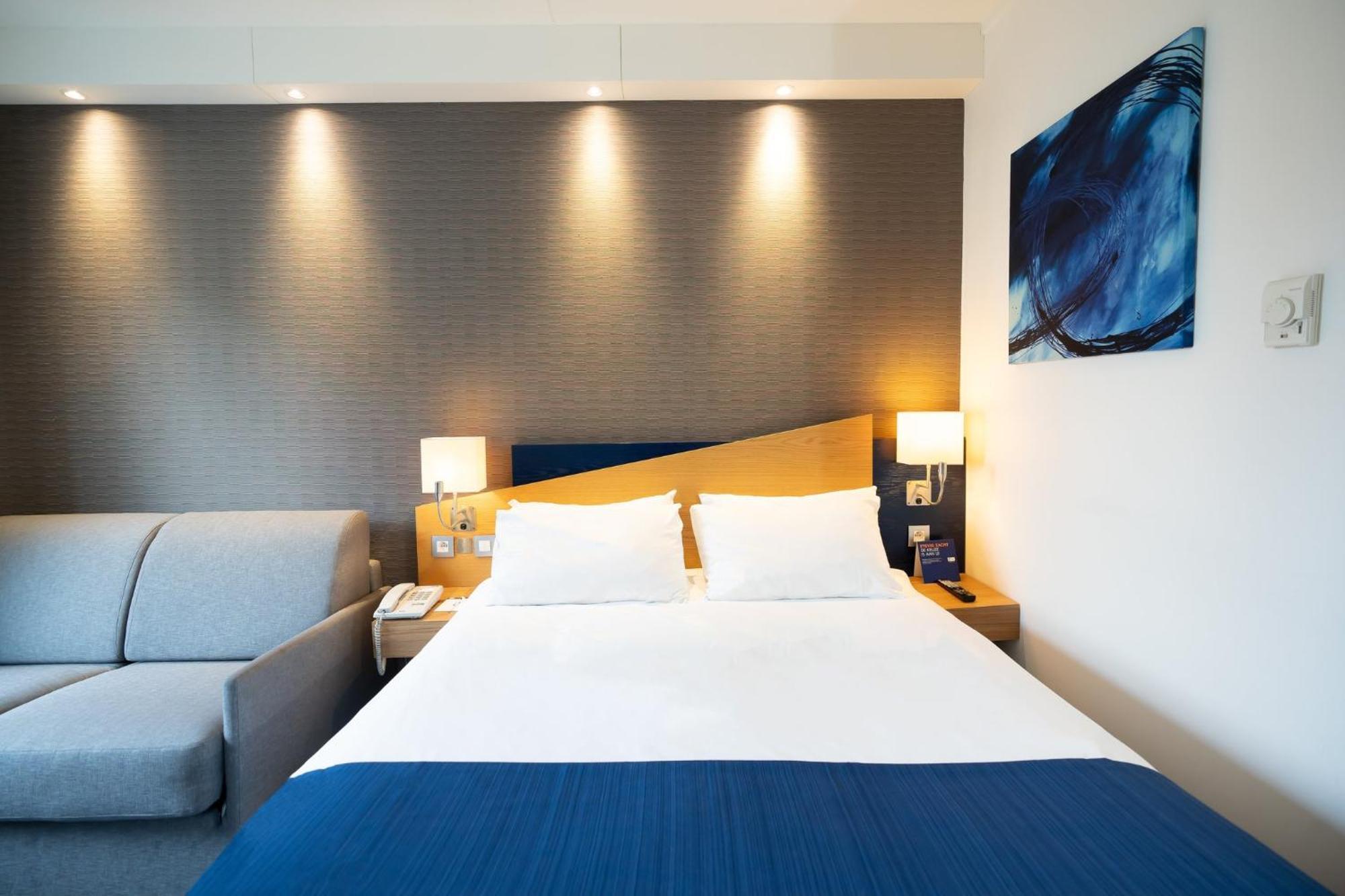 Holiday Inn Express Hasselt, An Ihg Hotel Экстерьер фото