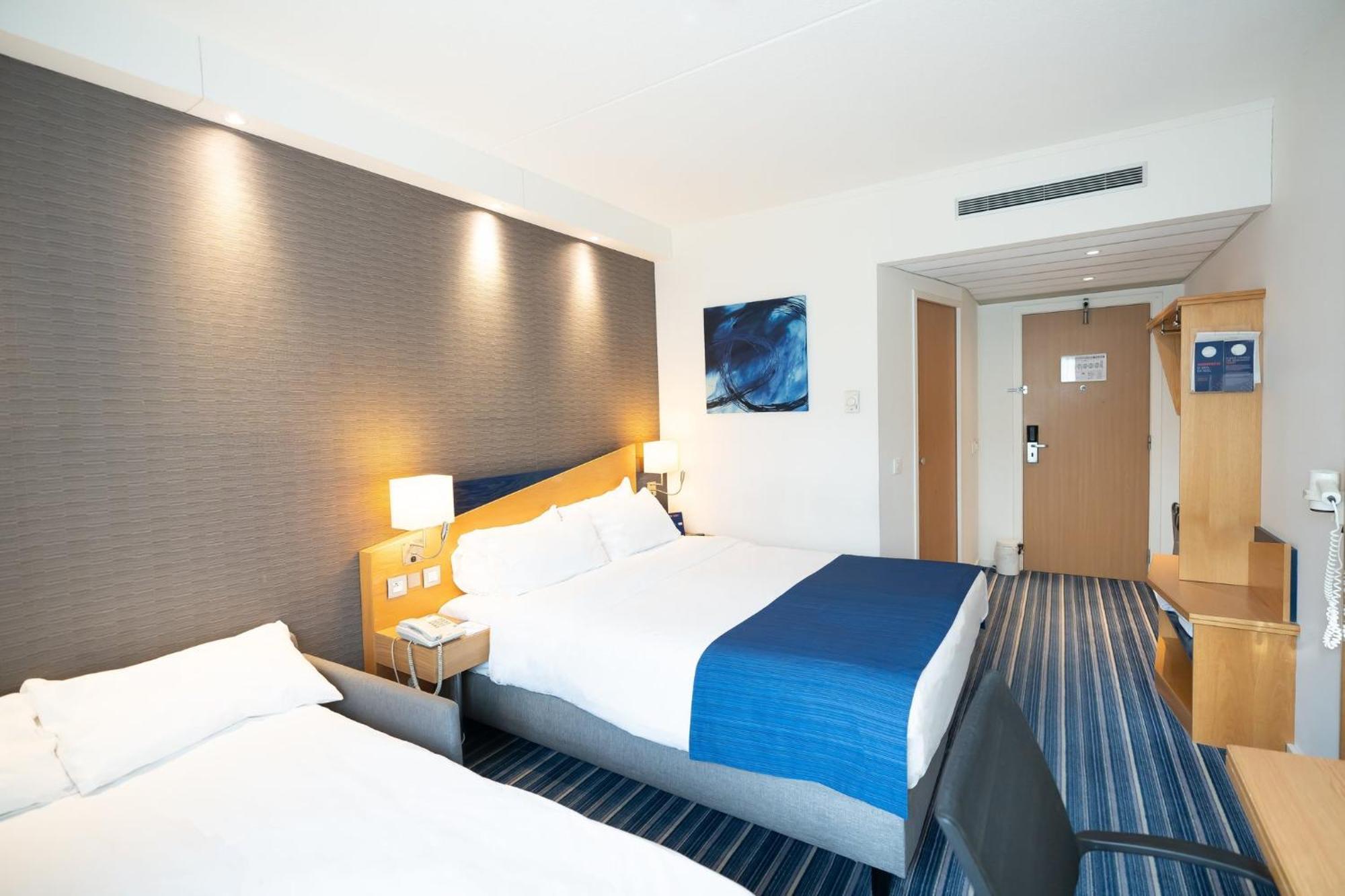 Holiday Inn Express Hasselt, An Ihg Hotel Экстерьер фото