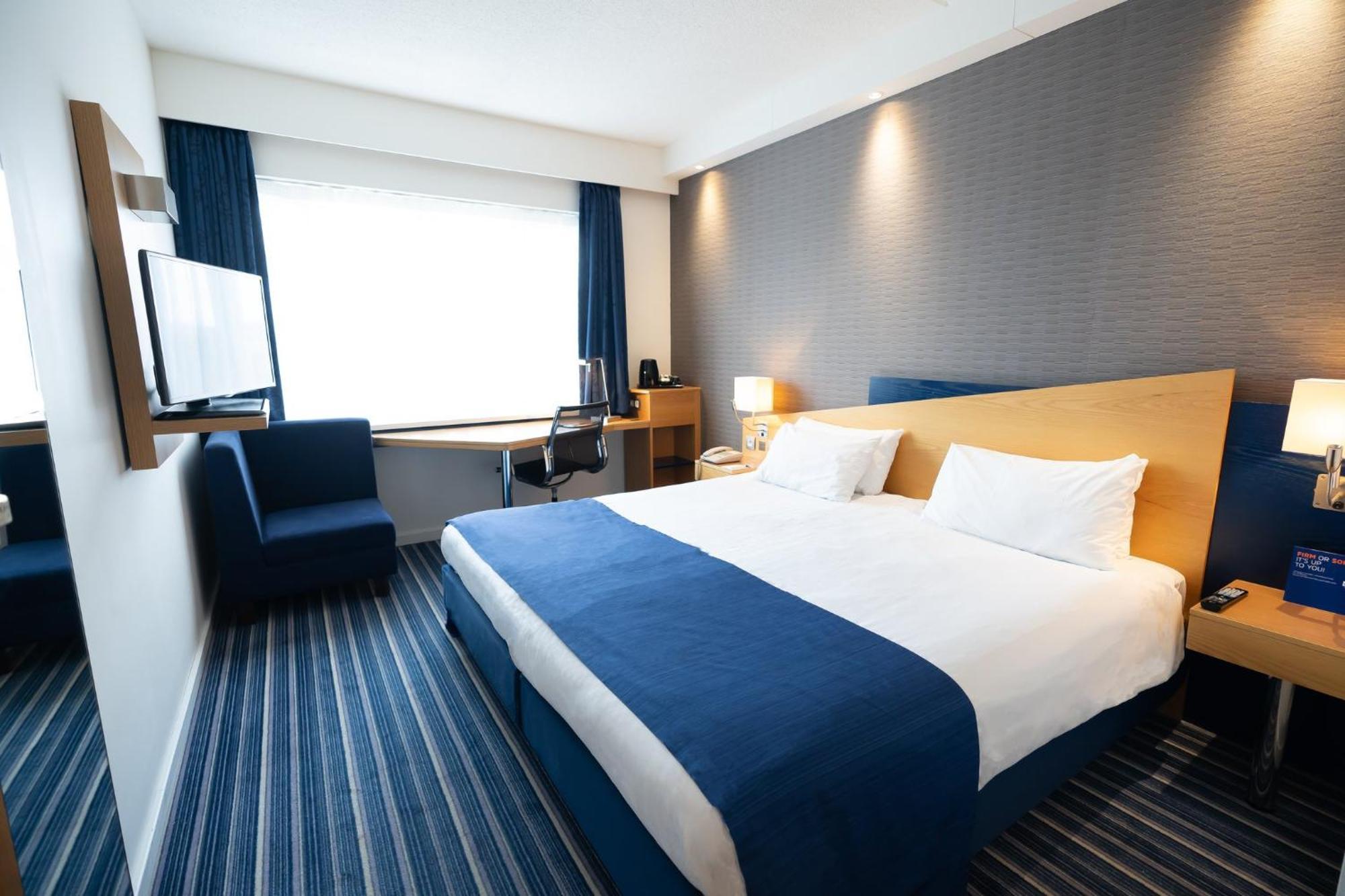 Holiday Inn Express Hasselt, An Ihg Hotel Экстерьер фото