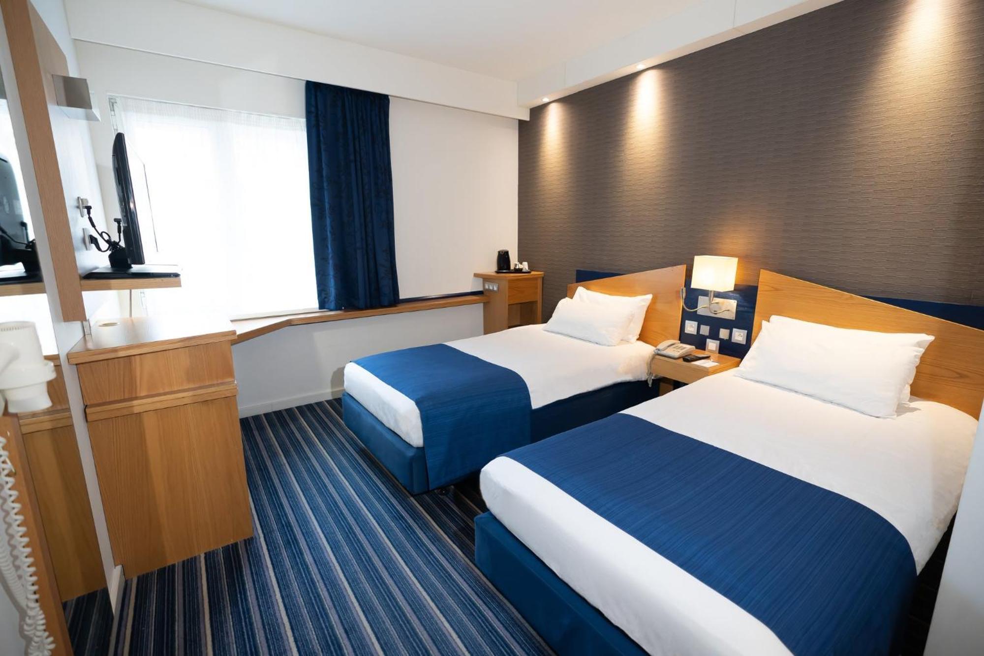 Holiday Inn Express Hasselt, An Ihg Hotel Экстерьер фото