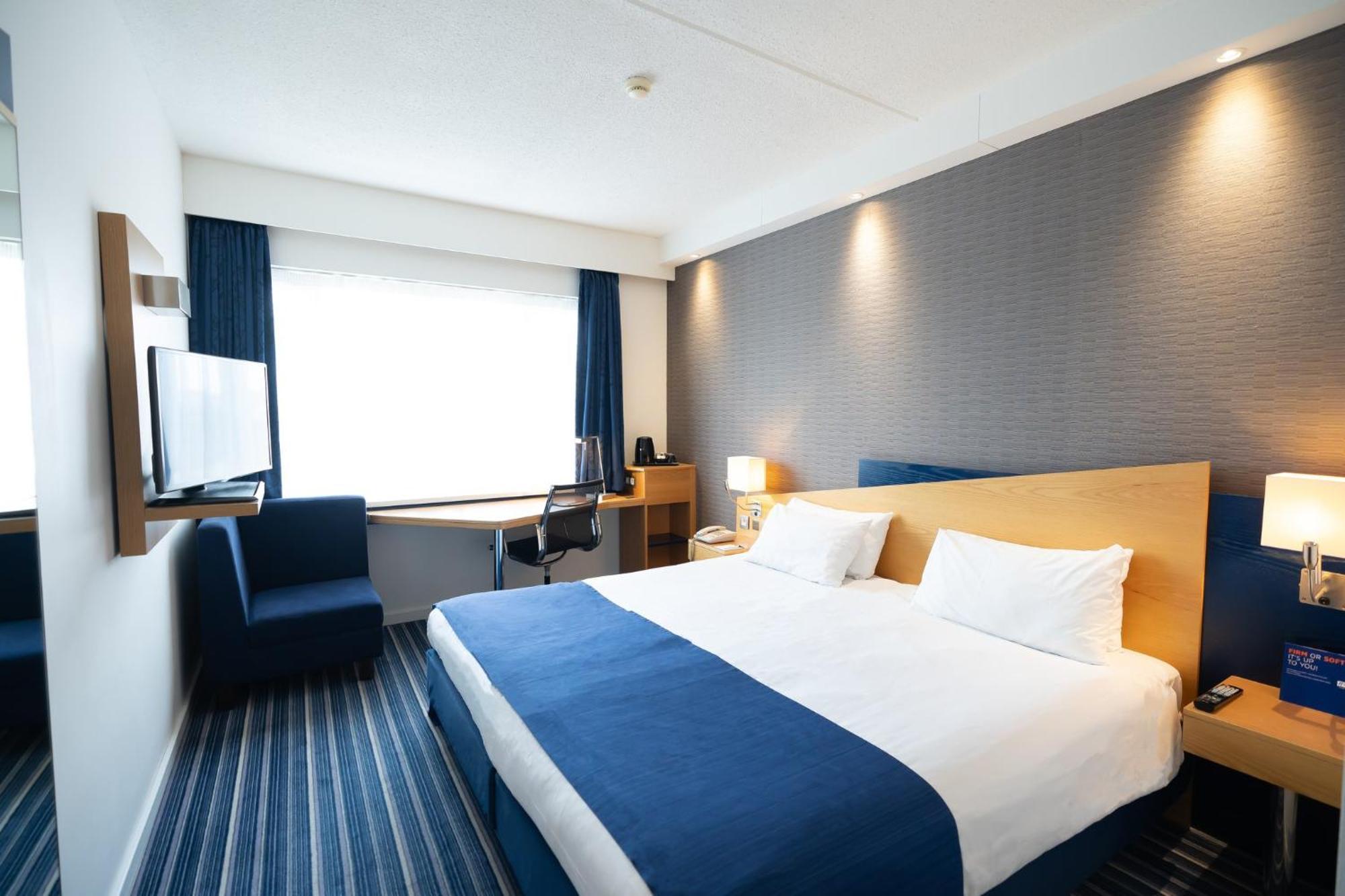 Holiday Inn Express Hasselt, An Ihg Hotel Экстерьер фото